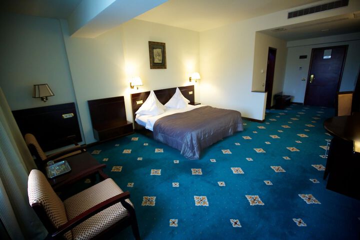 Room 17 of 84