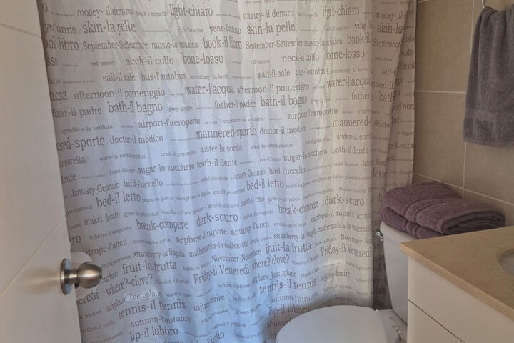 Room 26 of 33