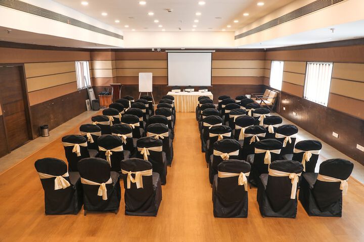 Ballroom/Hall 30 of 35