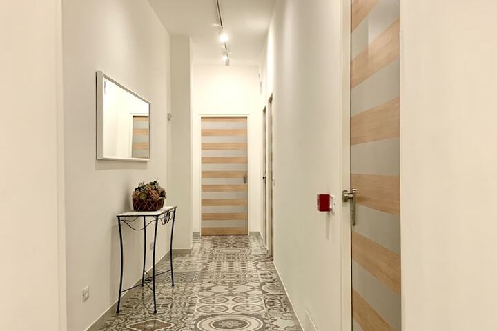 Room 7 of 49