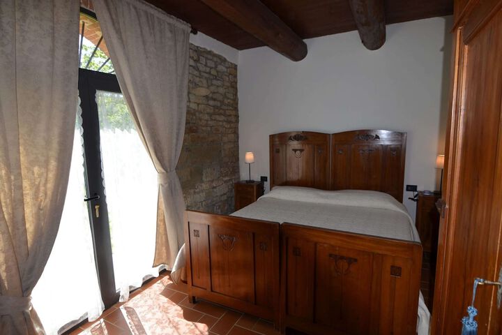 Room 3 of 33