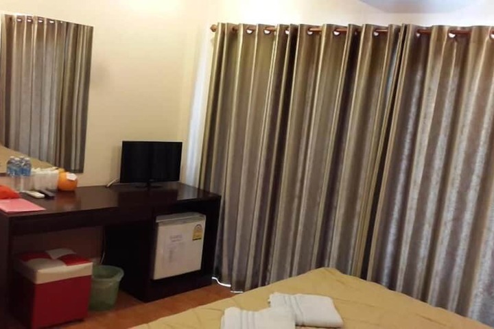 Room 10 of 20