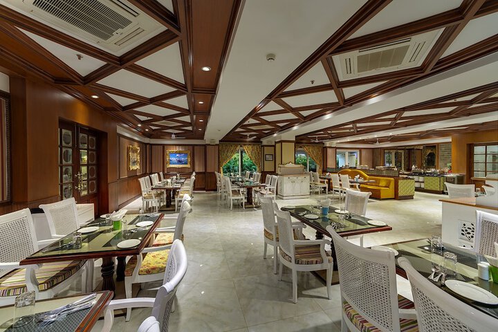 Dining 77 of 124
