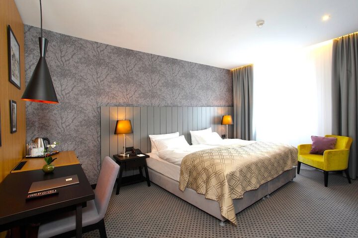Room 7 of 74