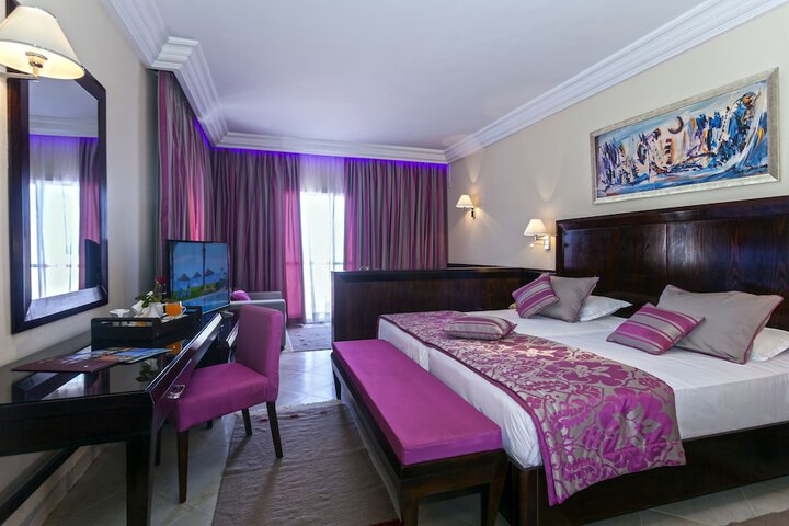 Room 3 of 66