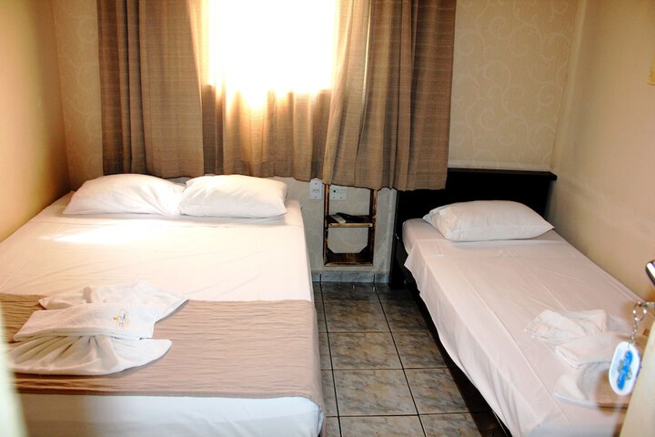 Room 5 of 68