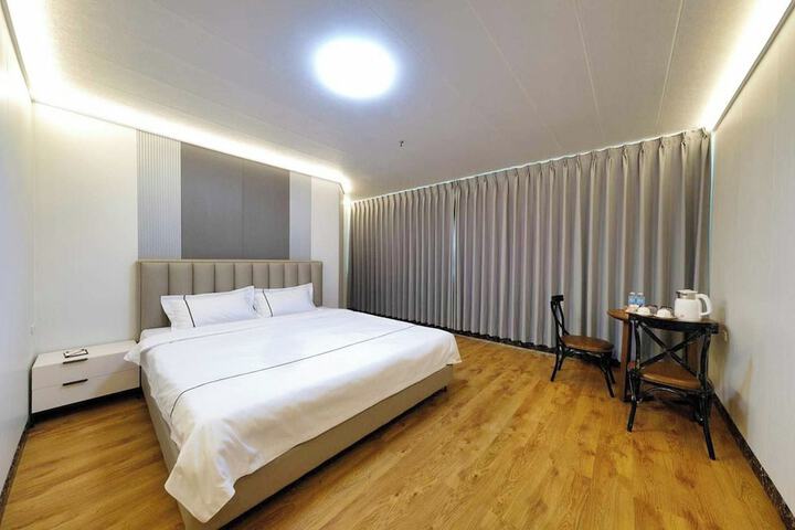 Room 22 of 43