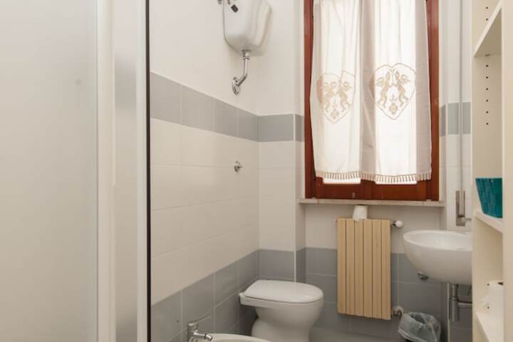 Room 30 of 50