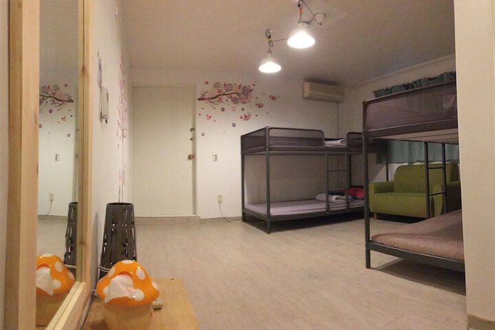 Room 10 of 47