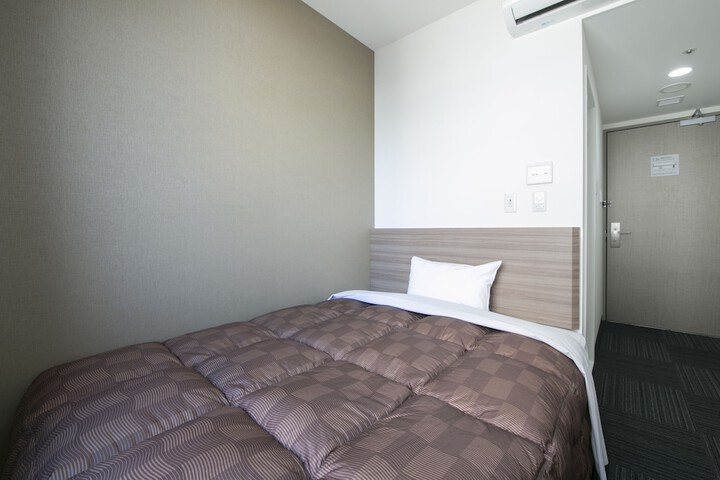 Room 7 of 35