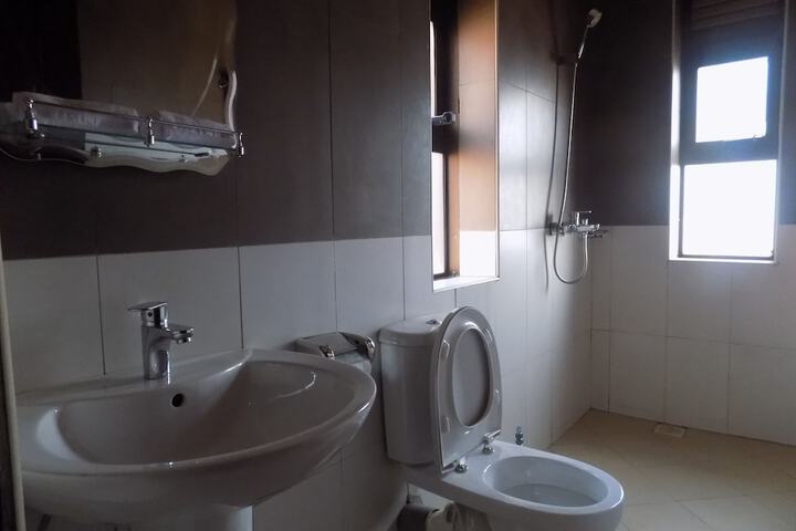 Room 30 of 41