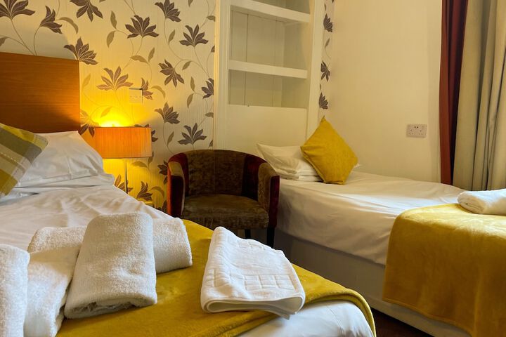 Room 14 of 65