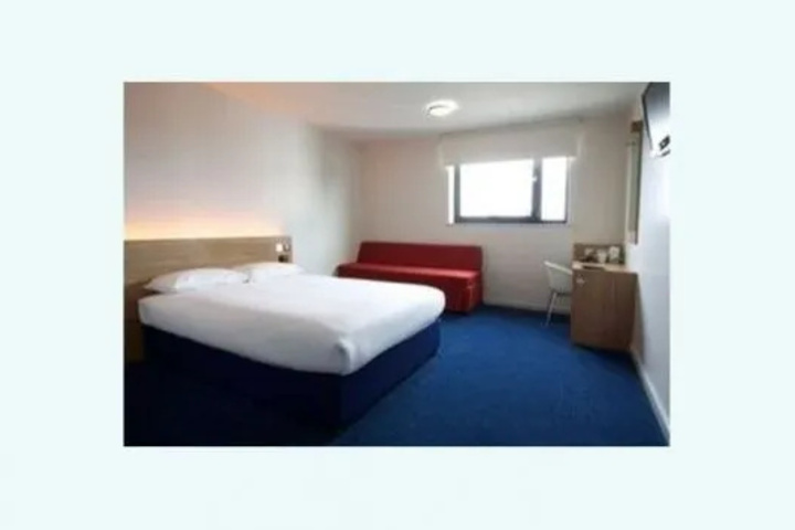 Room 3 of 3