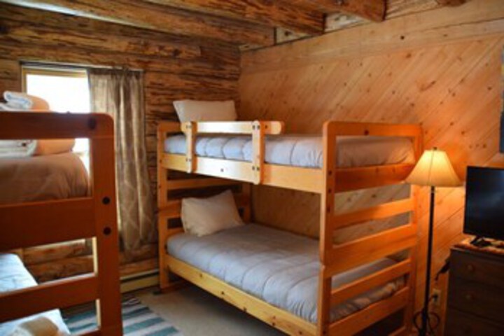 Room 25 of 32
