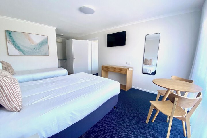 Room 3 of 34