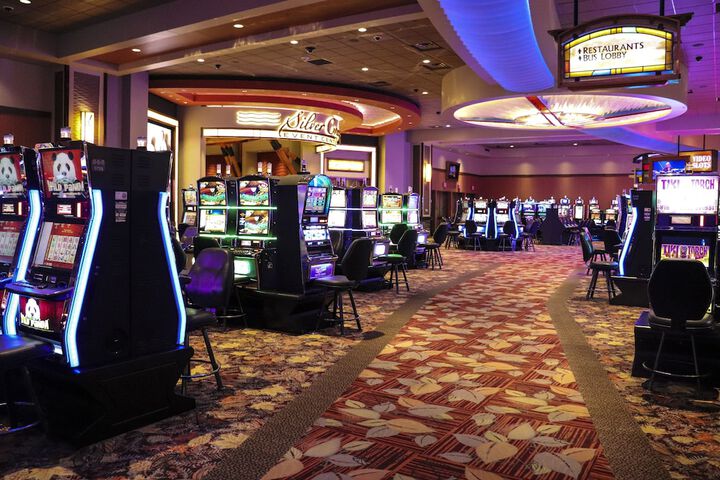 Entertainment 33 of 69