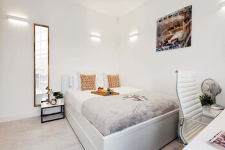 Room 7 of 20