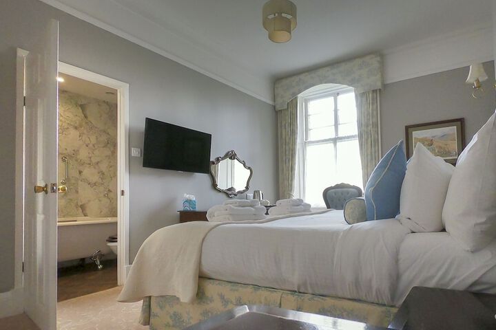 Room 11 of 87