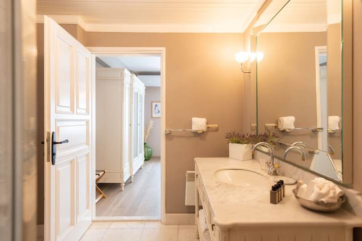 Bathroom Vanities