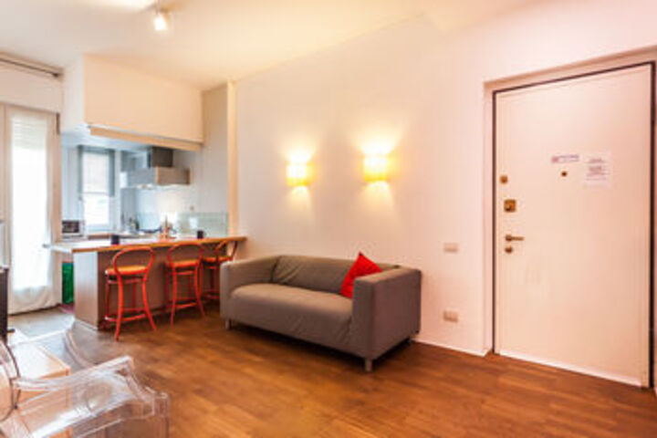 Room 32 of 49