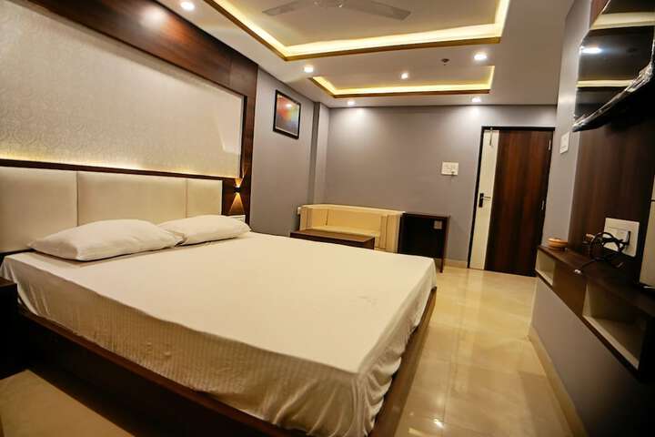 Room 5 of 24