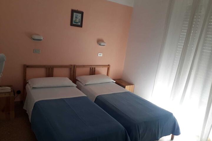 Room 15 of 39