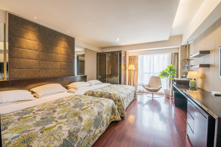 Room 9 of 50