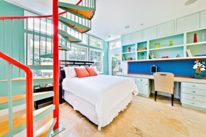 Room 27 of 53