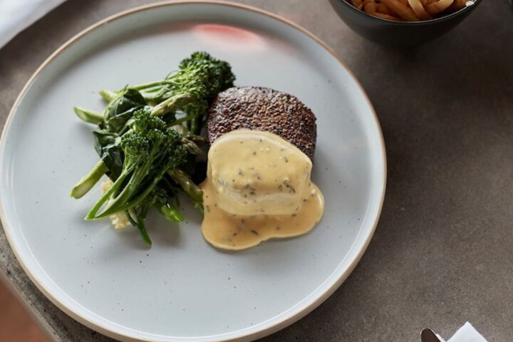 Dining 42 of 60