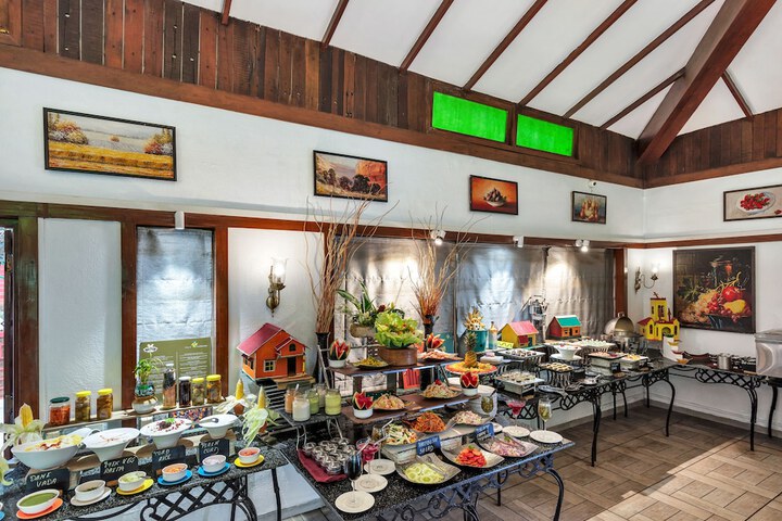 Dining Photos