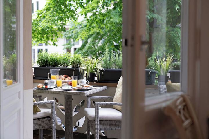 Breakfast/Coffee Service 106 of 110