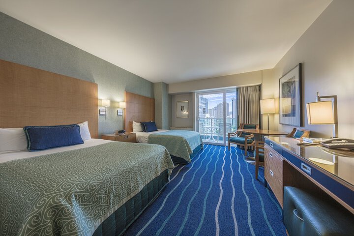 Room 32 of 213