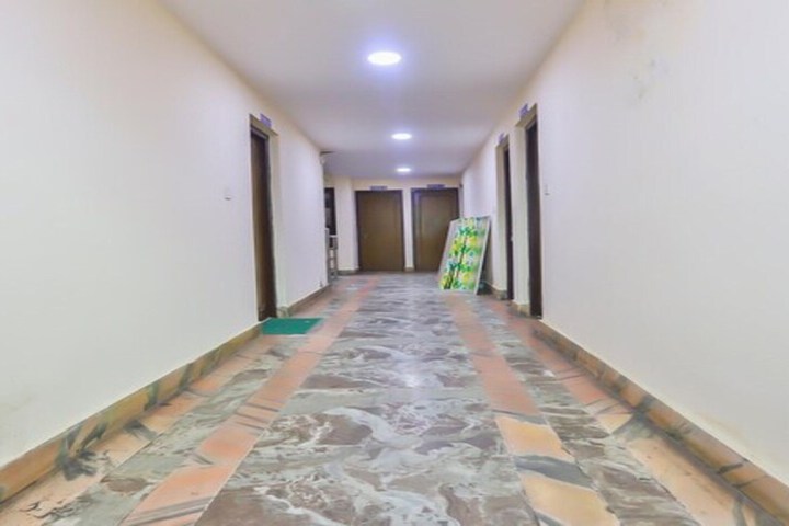 Ballroom/Hall 10 of 12