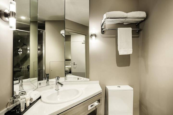 Room 19 of 62