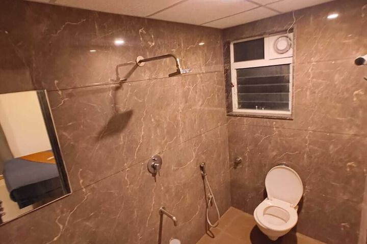 Room 12 of 17