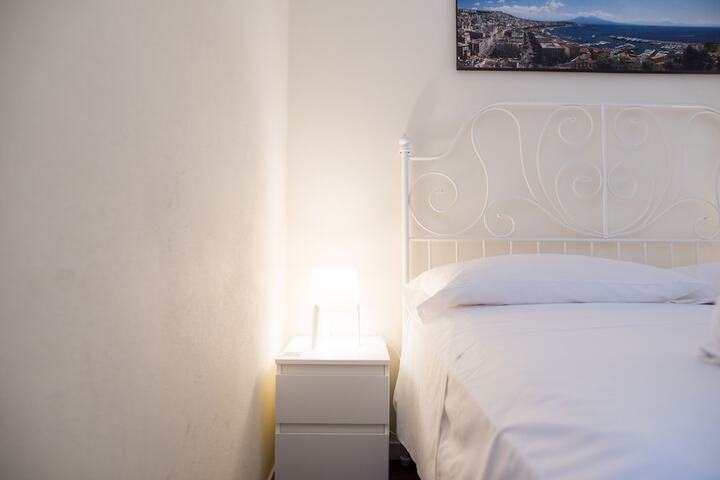 Room 52 of 159