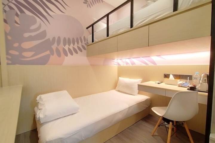 Room 5 of 24