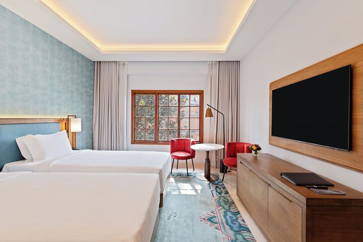 Room 28 of 158
