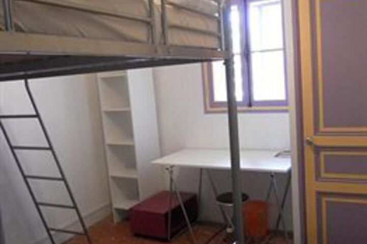 Room 10 of 37