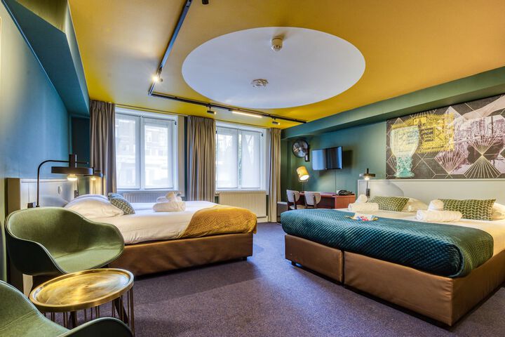 Room 32 of 59