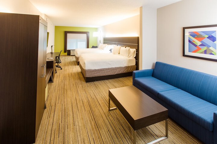 2 Queen Beds (5 of 9)
