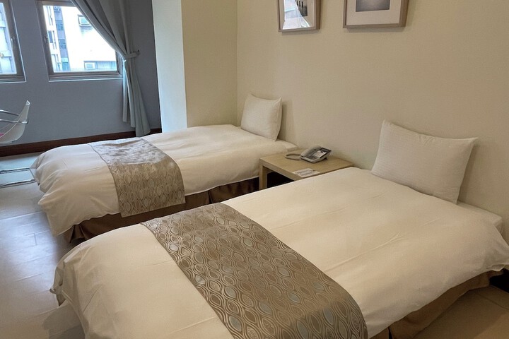 Room 15 of 30