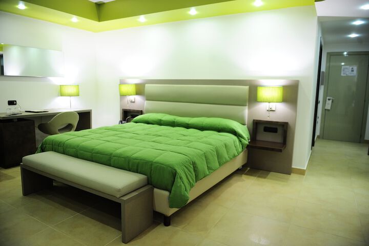Room 5 of 31