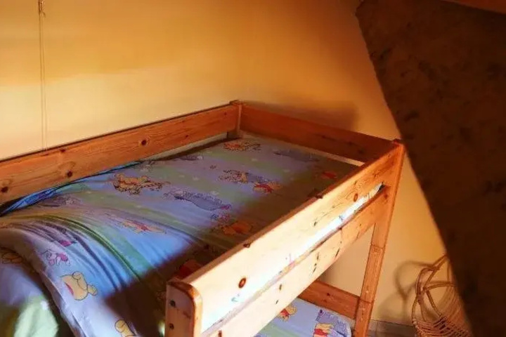 Room 4 of 27