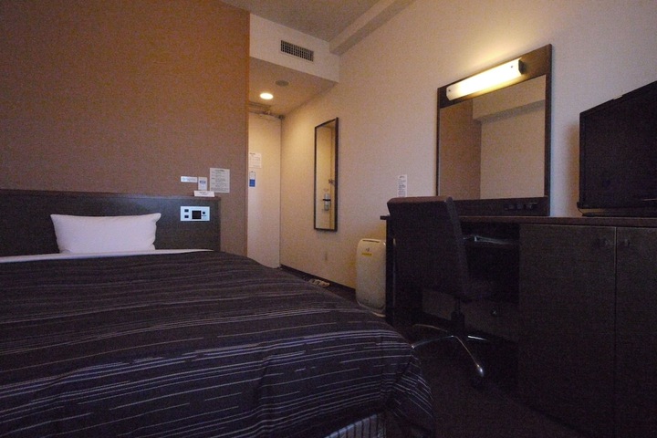 Room 6 of 47
