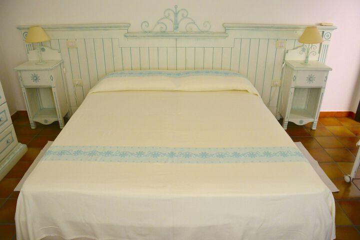 Room 4 of 37