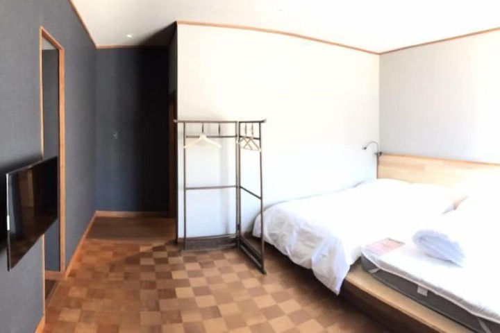 Room 8 of 60