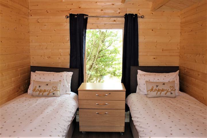 Room 3 of 10