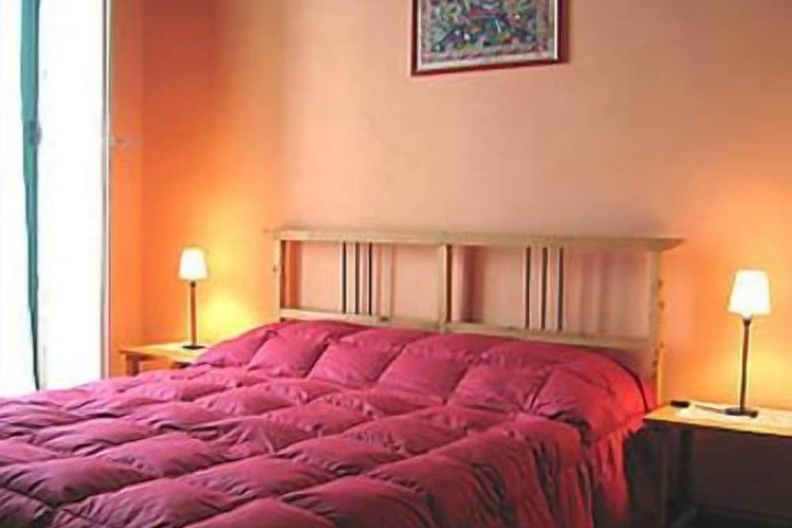 Room 5 of 40