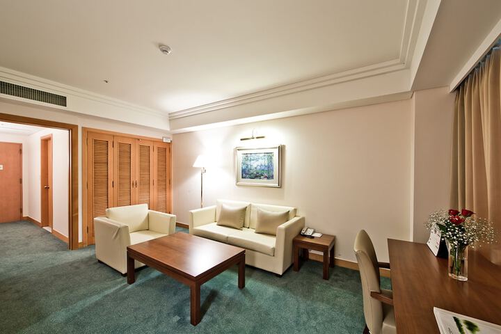 Room 18 of 79